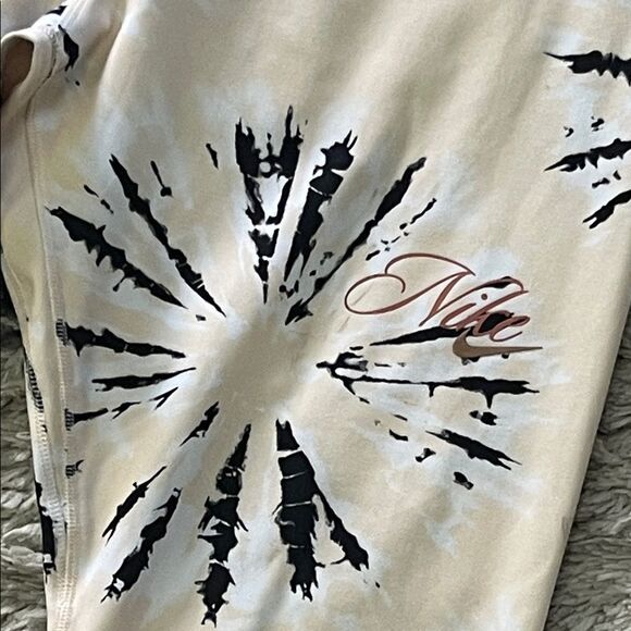 NWOT Women's Nike One Luxe Resort Mid-Rise 7/8 Leggings XL Gym Training - Picture 2 of 10